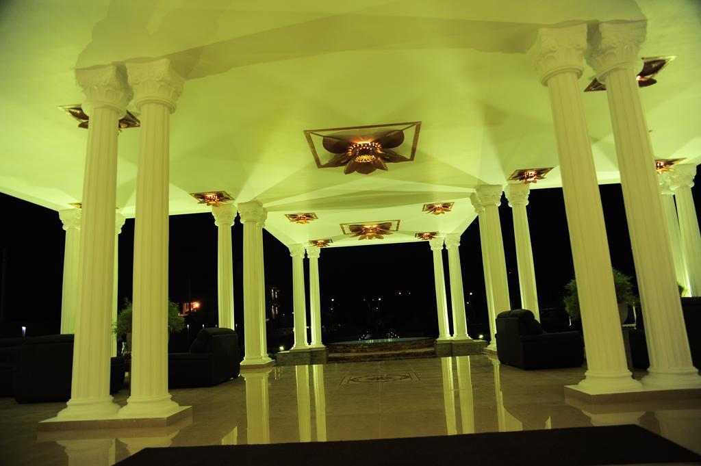 Onreech Hotel Seeduwa Exterior photo
